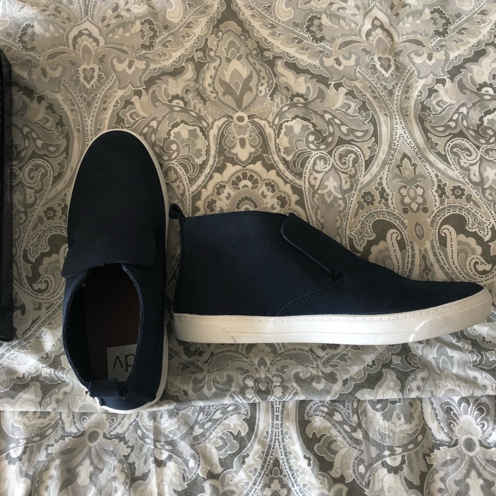 DV by Dolce Vita casual mid-top shoe